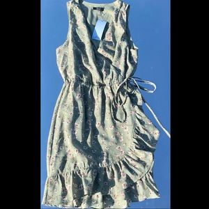 NWT Light Green Floral Wrap Dress